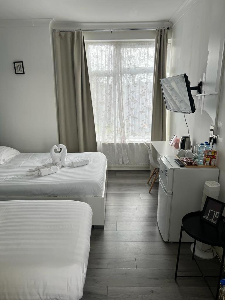 Diana Hotel London Room photo